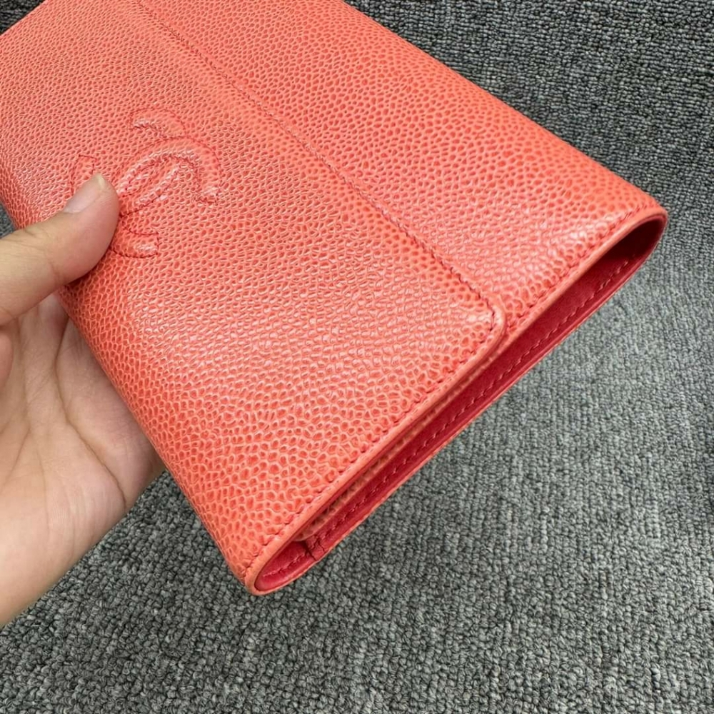 100% Authentic CHANEL Leather Wallet - Picture 4 of 16
